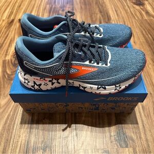 NWT Brooks Running Women's Trace 2